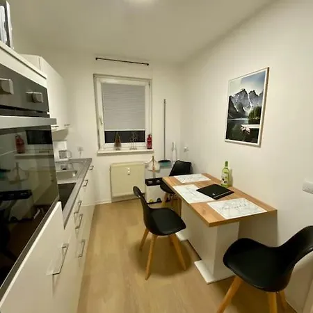 Stilvolle Mit Stellplatz Wlan Free Netflix Naehe Bahnhof Apartment